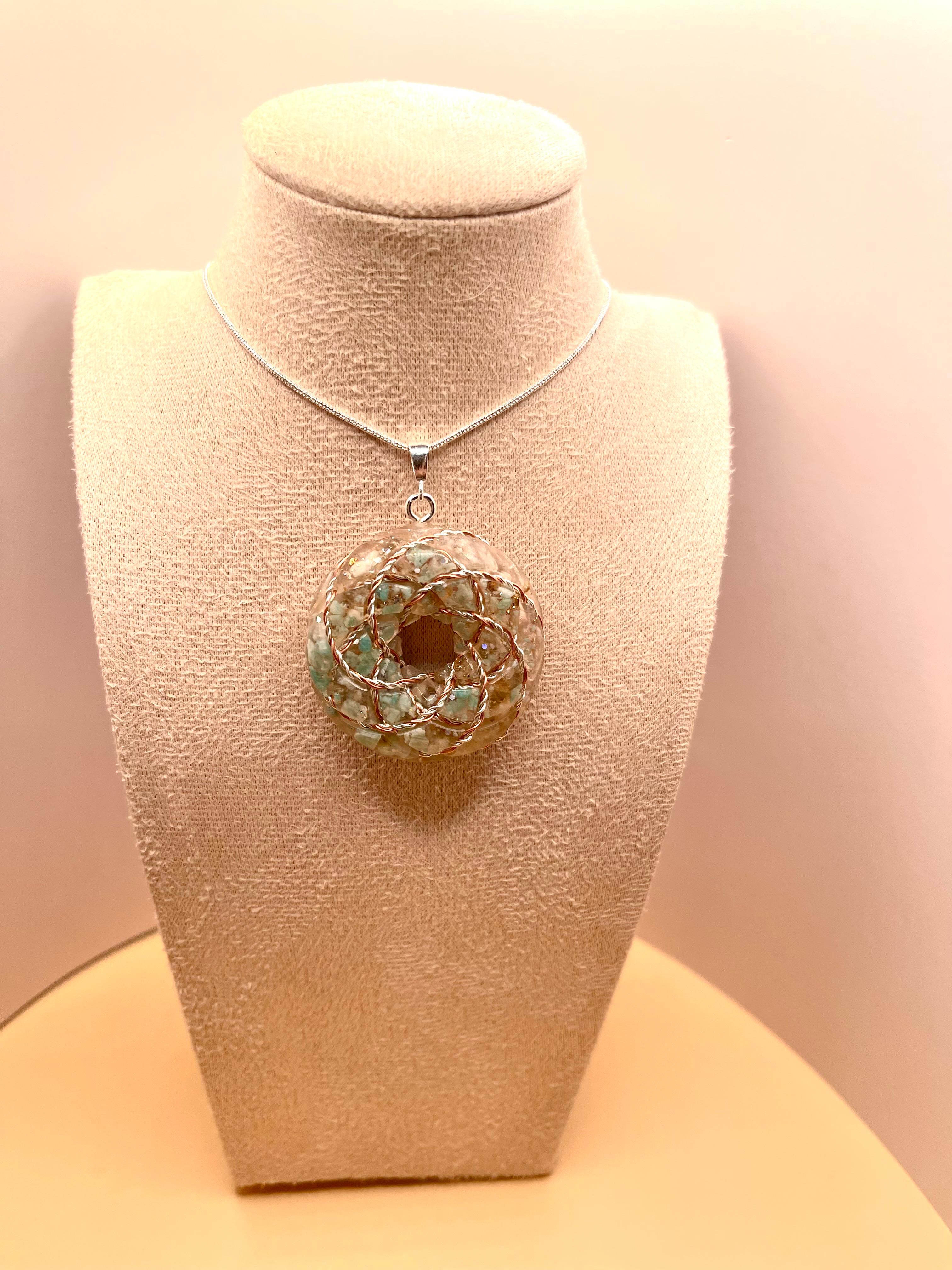 Pandantiv Toroidal „Fluxul Prosper” – Abundență Conștientă, Claritate Emoțională & Manifestare Aliniată