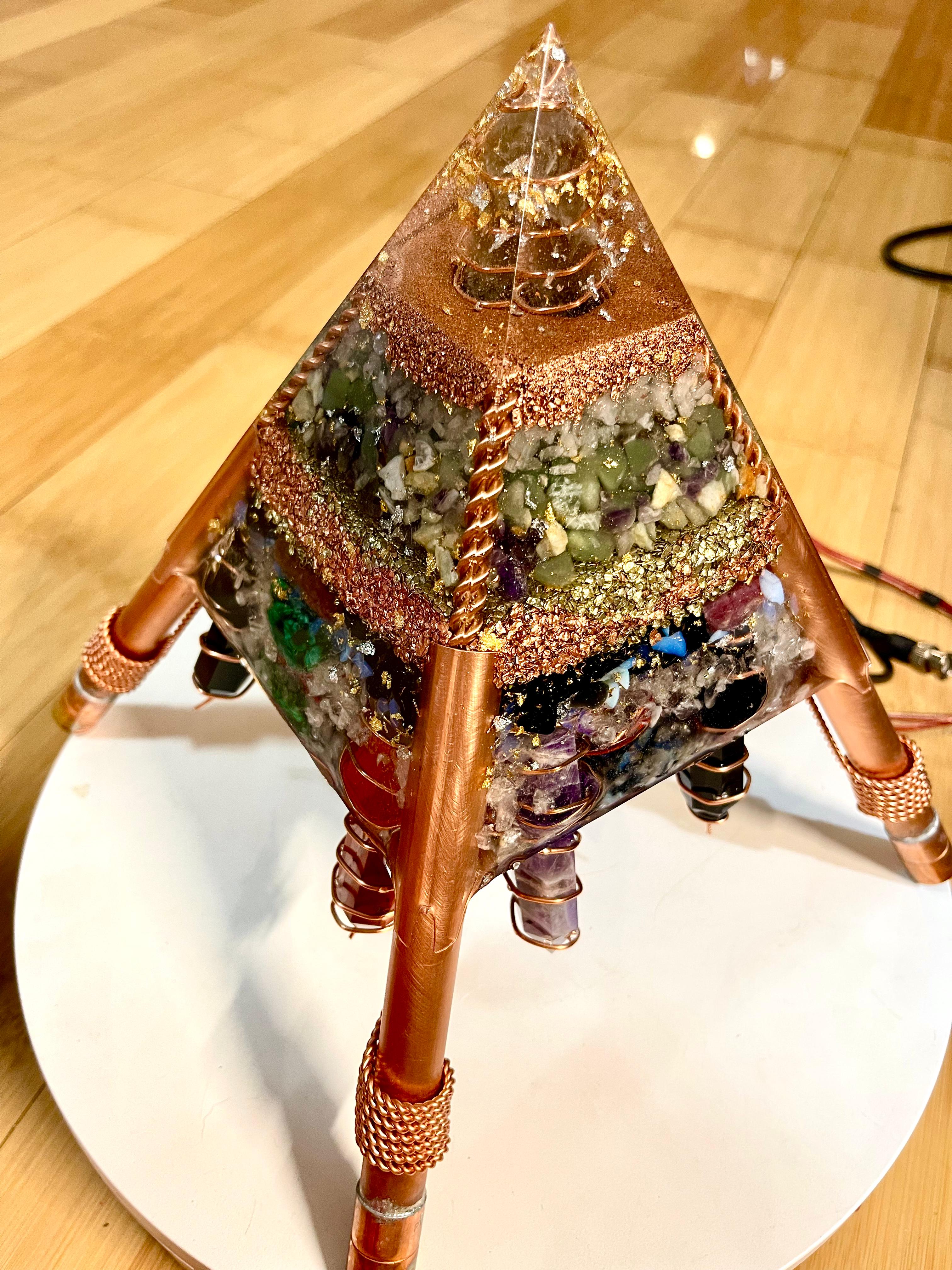 Orgon cu tehnologii avansate – nucleu energetic pentru piramidă de meditație 2,3 m